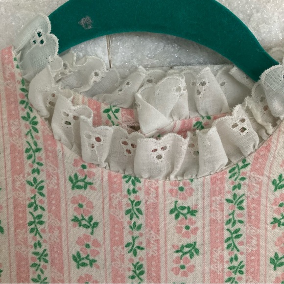 💖Lanz soft flannel nightgown w/ pearl buttons eyelet trim. - Picture 4 of 8